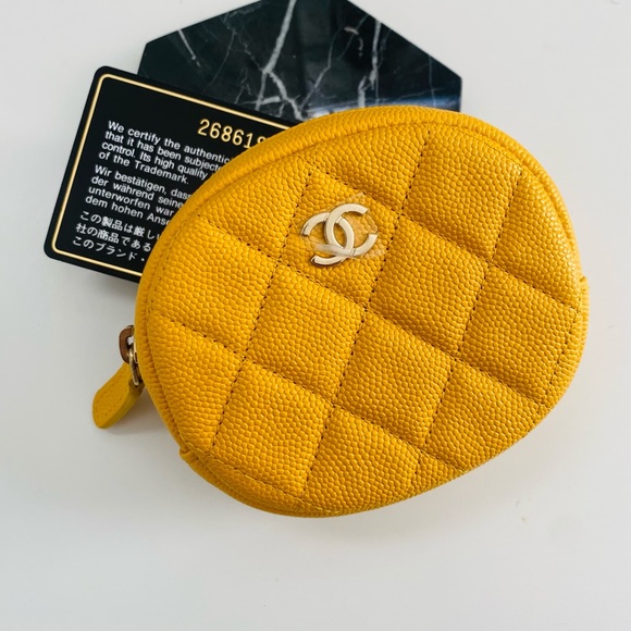 Chanel Round zipped wallet. 100% authentic - Picture 1 of 3